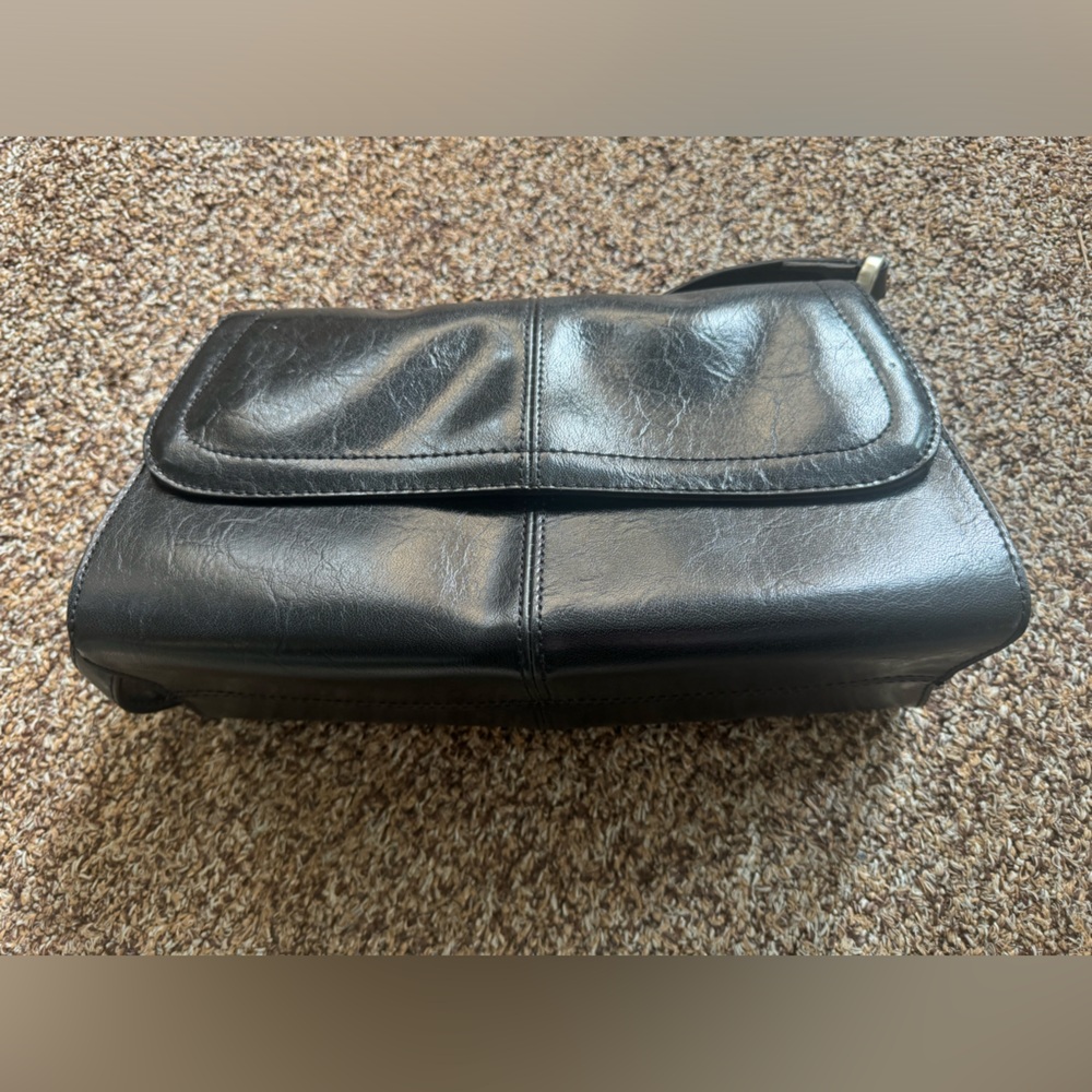 New Women’s leather purse. Liz Claiborne